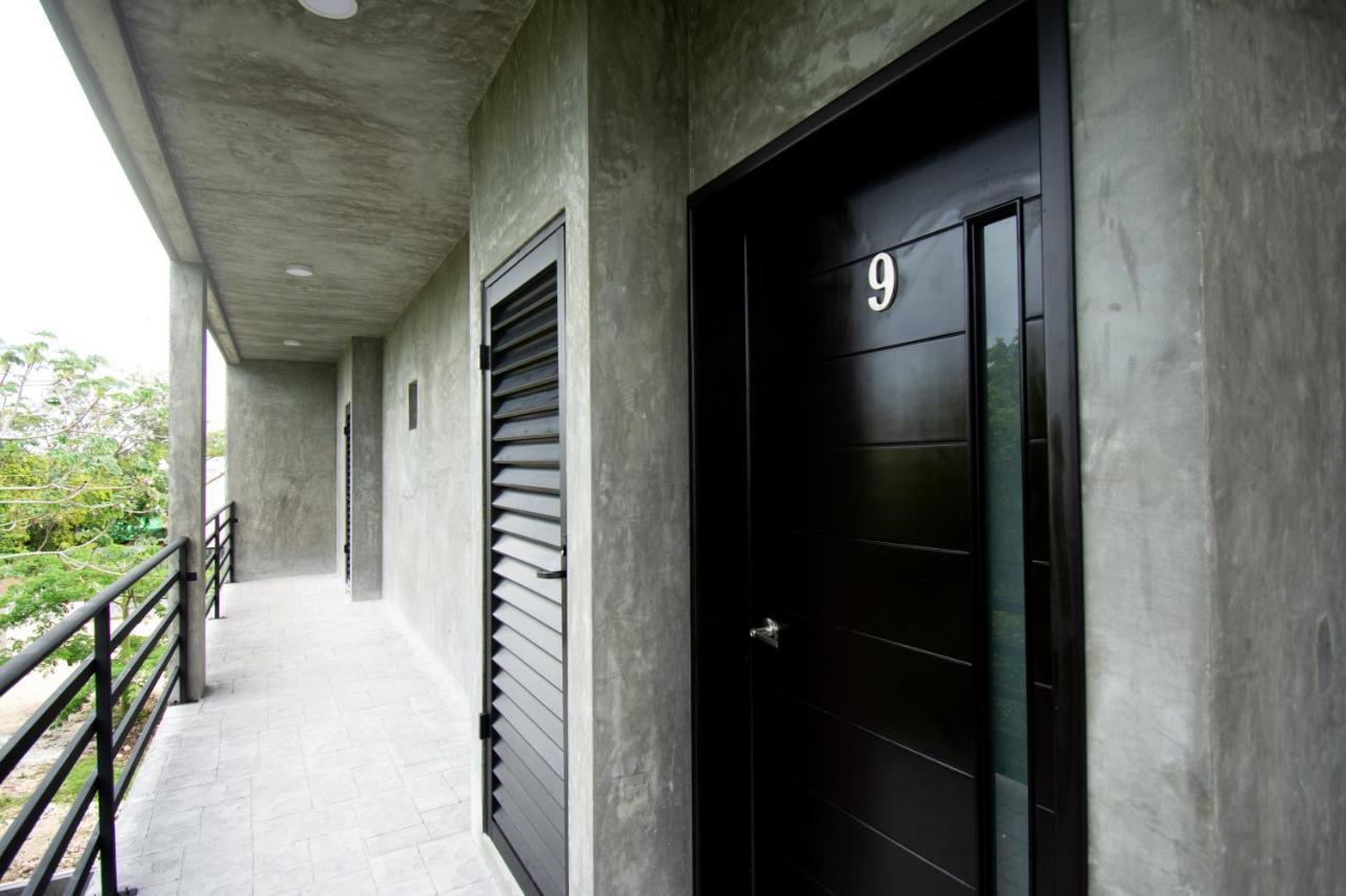 Hotel Casa Tortuga Tulum - Cenotes Park Inclusive Bagian luar foto A typical apartment door in a condominium
