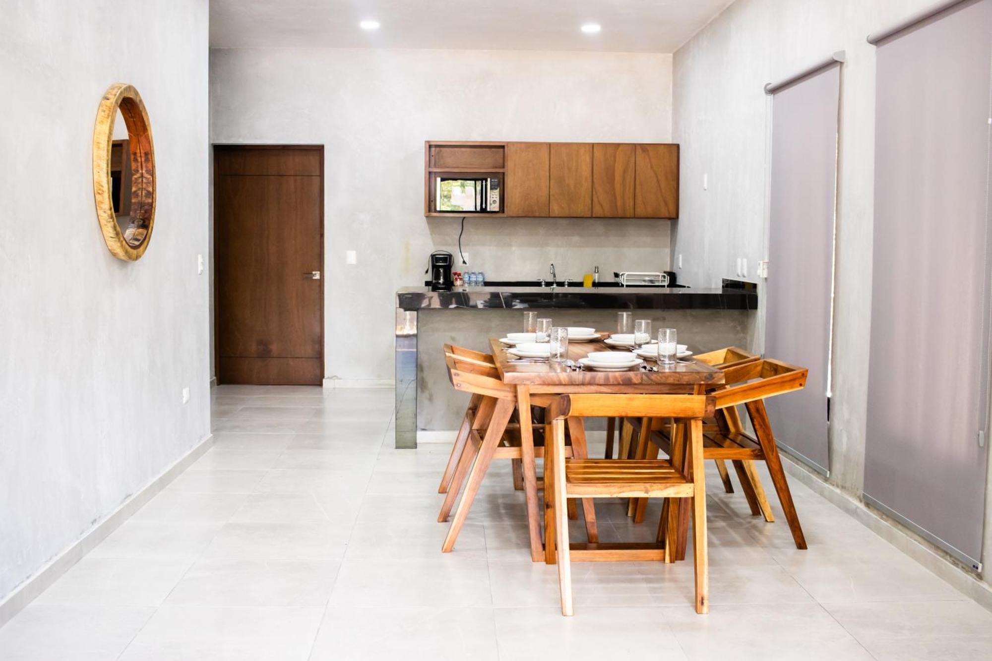 Hotel Casa Tortuga Tulum - Cenotes Park Inclusive Bagian luar foto A dining room in a private home