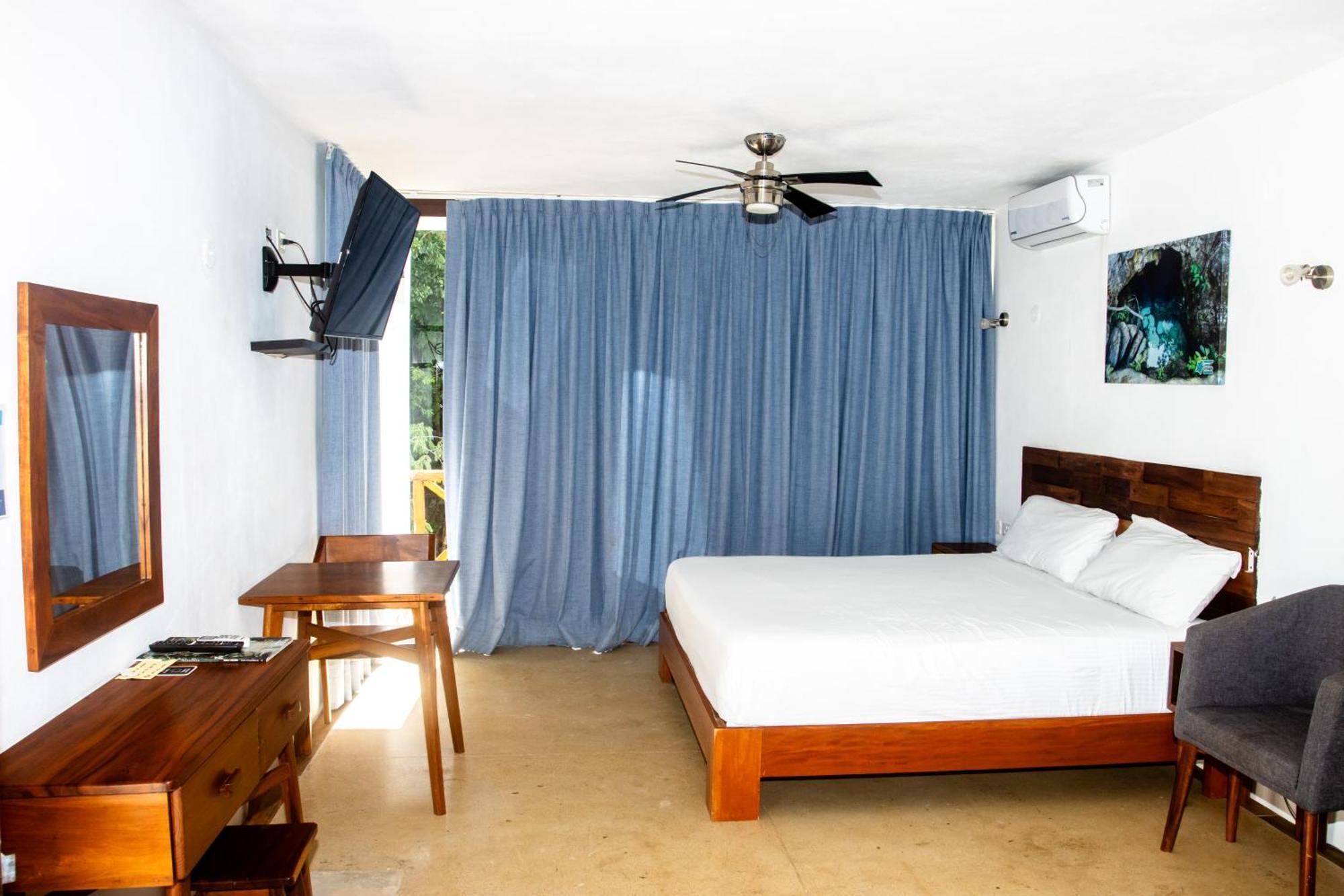 Hotel Casa Tortuga Tulum - Cenotes Park Inclusive Bagian luar foto A room at the hotel